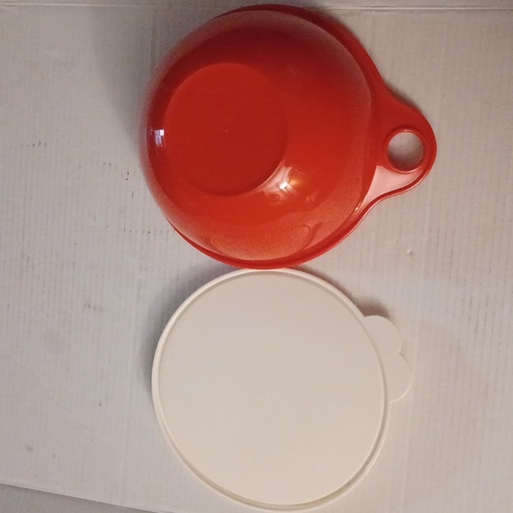 4/$60 New Tupperware Thatsa Jr. Bowl - 2.75 L - Picture 3 of 8